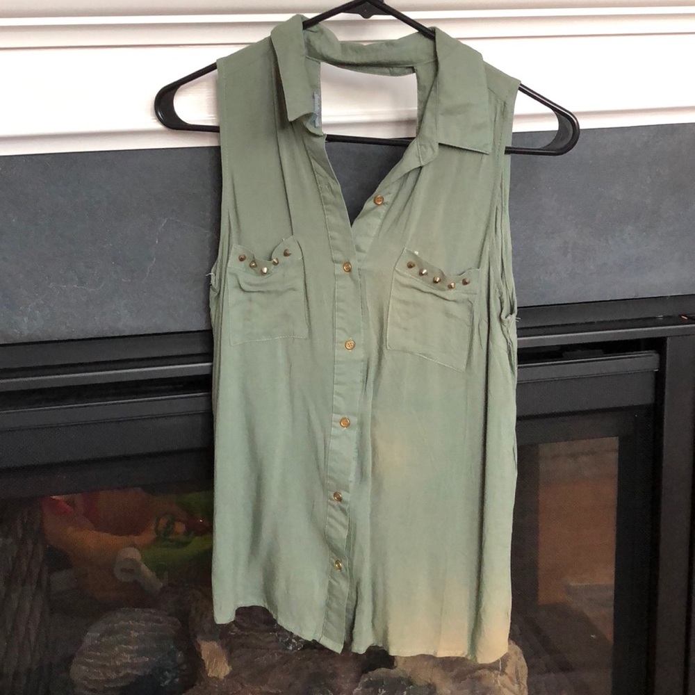 Open back button up sleeveless blouse